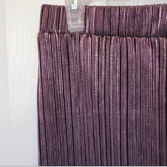 NWT Metallic MIDI skirt - Picture 2 of 5